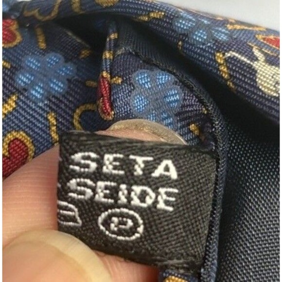 SALVATORE FERRAGAMO 100% Silk 3.75" WIDE Men’s Tie Blue with Bunny Rabbits Italy - Picture 6 of 8